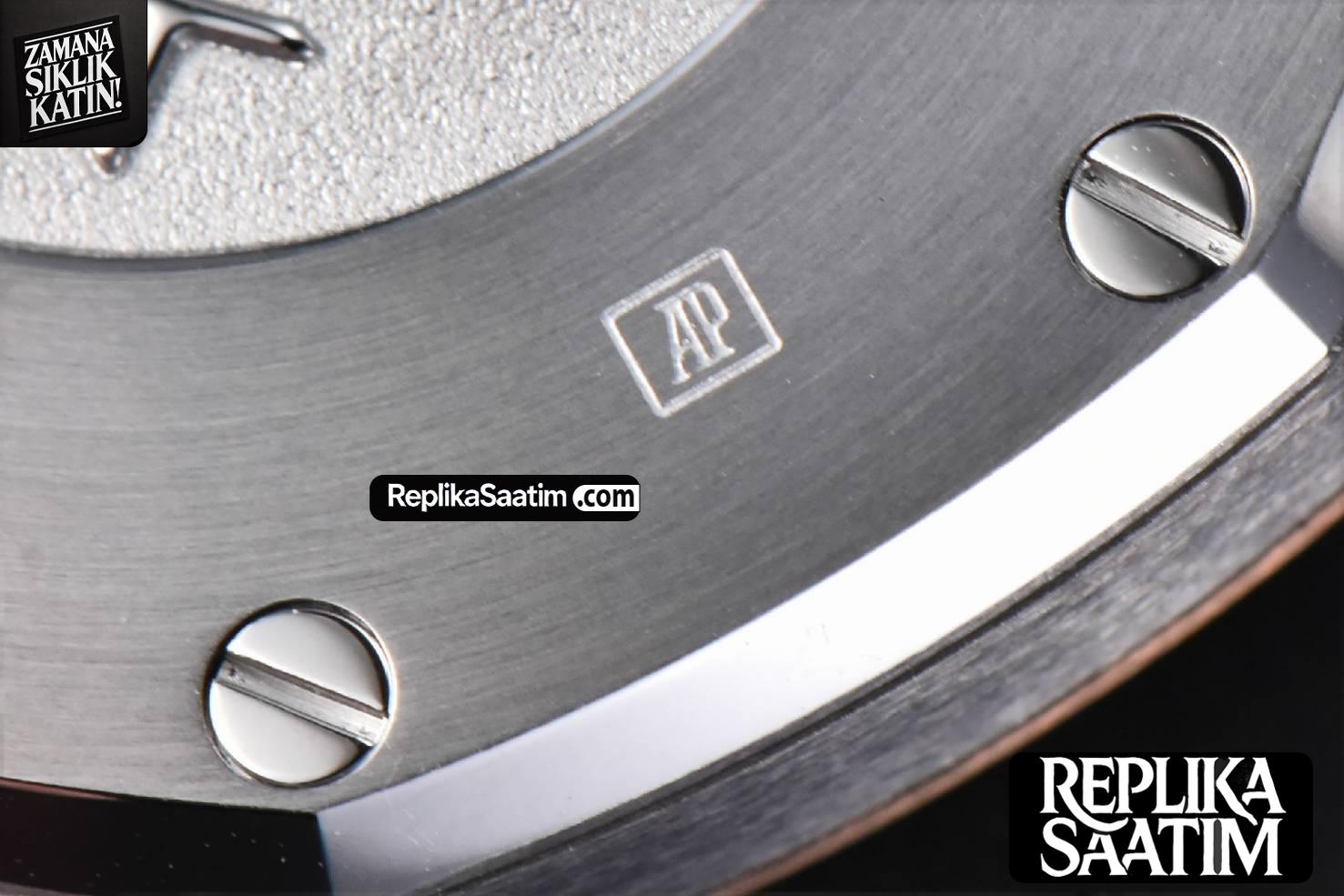 Royal Oak Ladies 67651SR 33mm ZF RG/SS Diamond White Dial RG/SS Bracelet Quartz -18